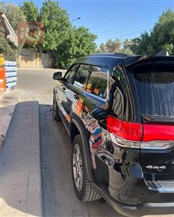 جیپ گراند شیرۆکی